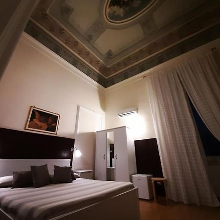 Bed and Breakfast Dimora Novecento Катанія Екстер'єр фото